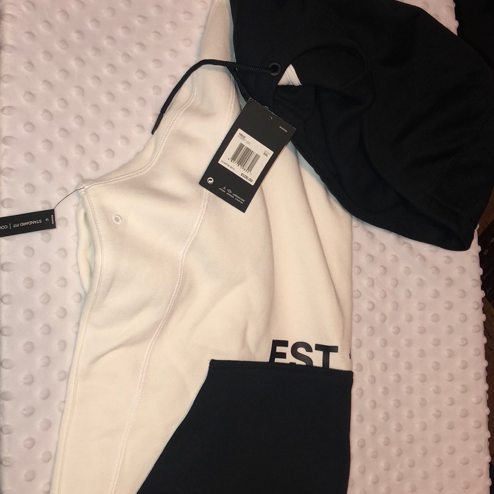 *AUTHENTIC* Black + White Jordan Hoodie Pullover